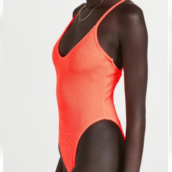 One Piece Swimsuit - Good American - Picture 2 of 7